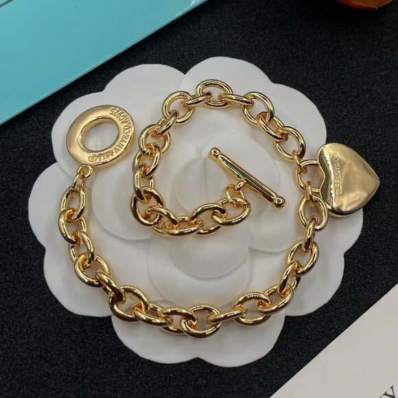 ❤️Tiffany & Co.Golden Heart bracelet❤️ - Picture 4 of 6